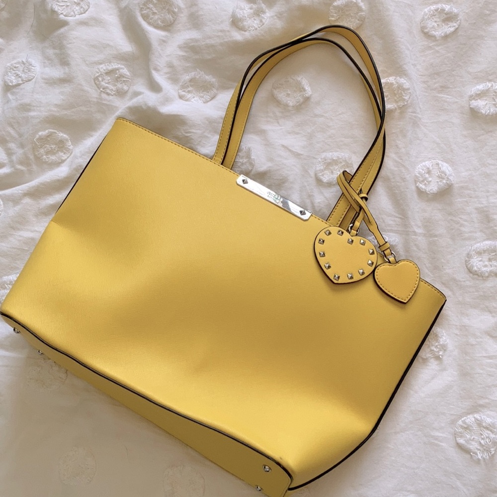 GUESS 💛 Yellow Tote